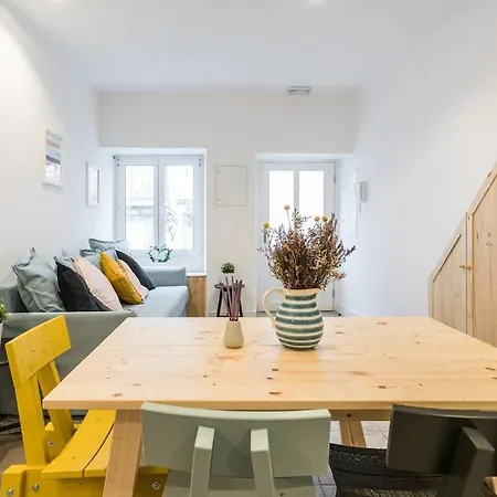 Stylish One Bed Oasis In Historic Centre Daire Lisboa
