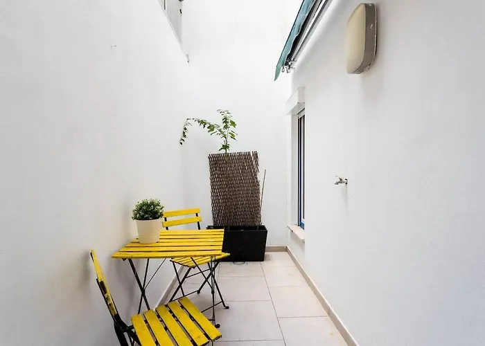 Daire Stylish One Bed Oasis In Historic Centre Lisboa