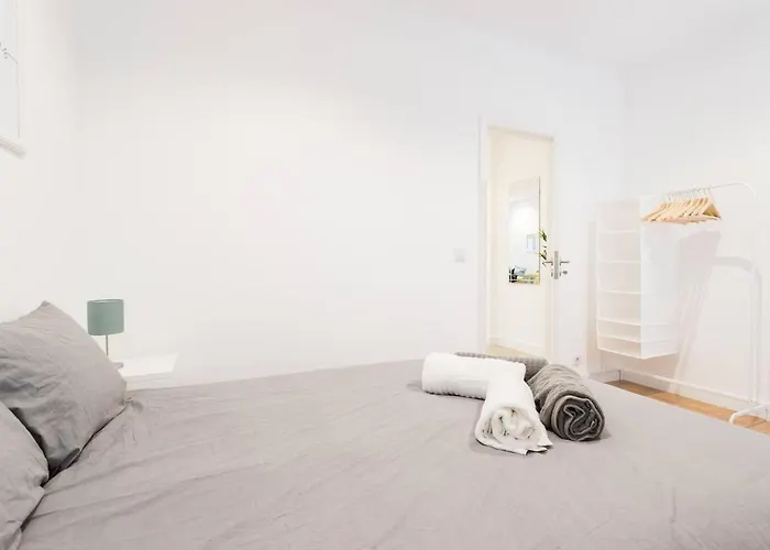 Апартаменты Stylish One Bed Oasis In Historic Centre