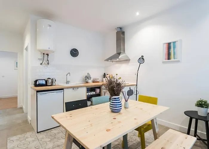 Stylish One Bed Oasis In Historic Centre *